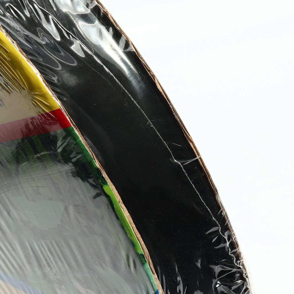 เทปน้ำพุ่ง (สายยางน้ำพุ่ง) ตราช้างพ่นน้ำ ขนาดกว้าง 40 มม. ยาว 200 ม. ระยะห่างของรู 20 ซม. เจาะ 5 รู เหมาะสำหรับท่อ ขนาด 3/4 นิ้ว (6 หุน) ปริ