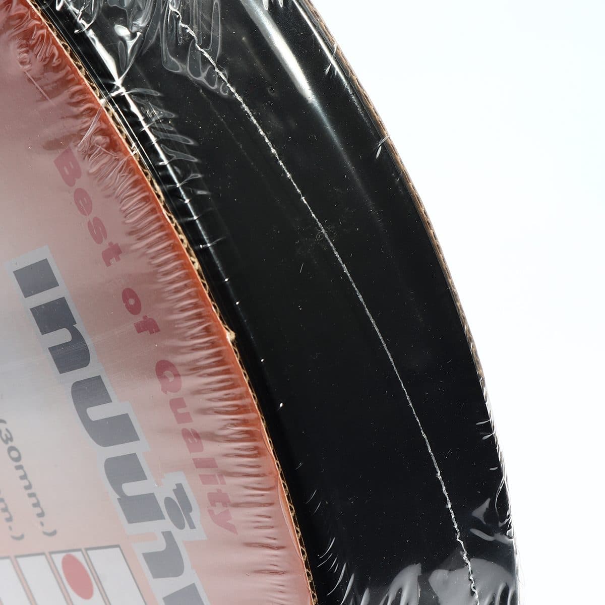 เทปน้ำพุ่ง (สายยางน้ำพุ่ง) ตราช้างพ่นน้ำ ขนาดกว้าง 50 มม. ยาว 200 ม. ระยะห่างของรู 10 ซม. เจาะ 2 รู เหมาะสำหรับท่อ ขนาด 1 นิ้ว (8 หุน) ปริมา