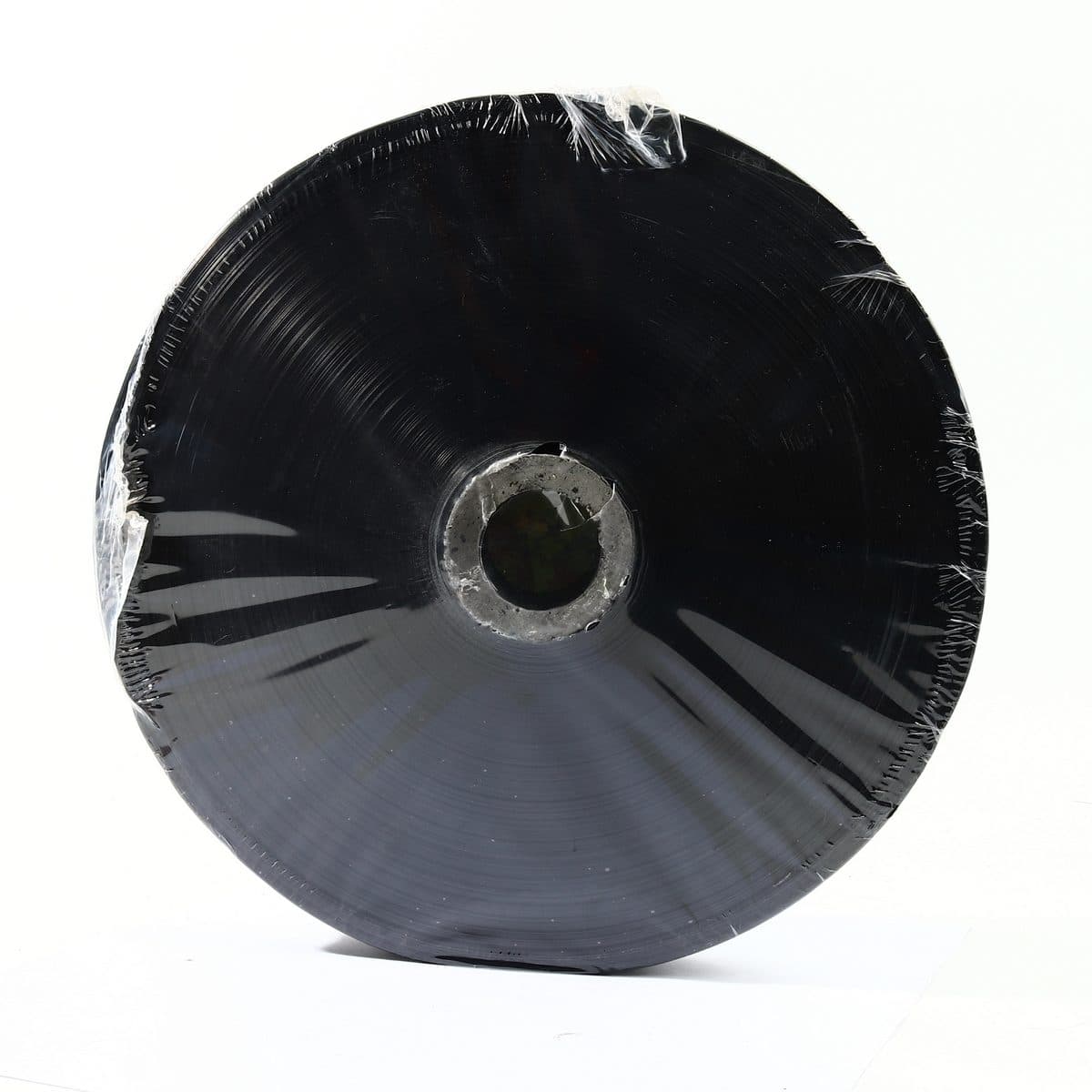 เทปน้ำพุ่ง (สายยางน้ำพุ่ง) ตราช้างพ่นน้ำ ขนาดกว้าง 50 มม. ยาว 200 ม. ระยะห่างของรู 20 ซม. เจาะ 5 รู เหมาะสำหรับท่อ ขนาด 1 นิ้ว (8 หุน) ปริมา