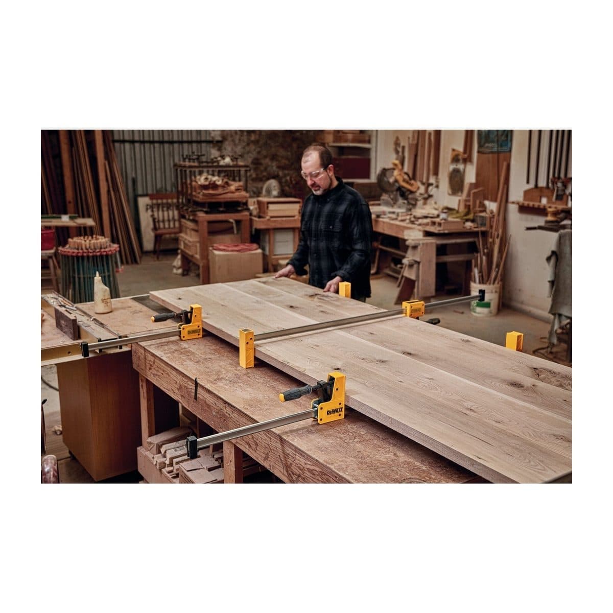 DEWALT ปากกาจับชิ้นงาน ขนาด 48 นิ้ว รุ่น DWHT83832-1 แรงรัด/บีบจับ 680 กก. ด้ามจับกระชับมือไม่ลื่นหลุดมือ (ดีวอลท์)