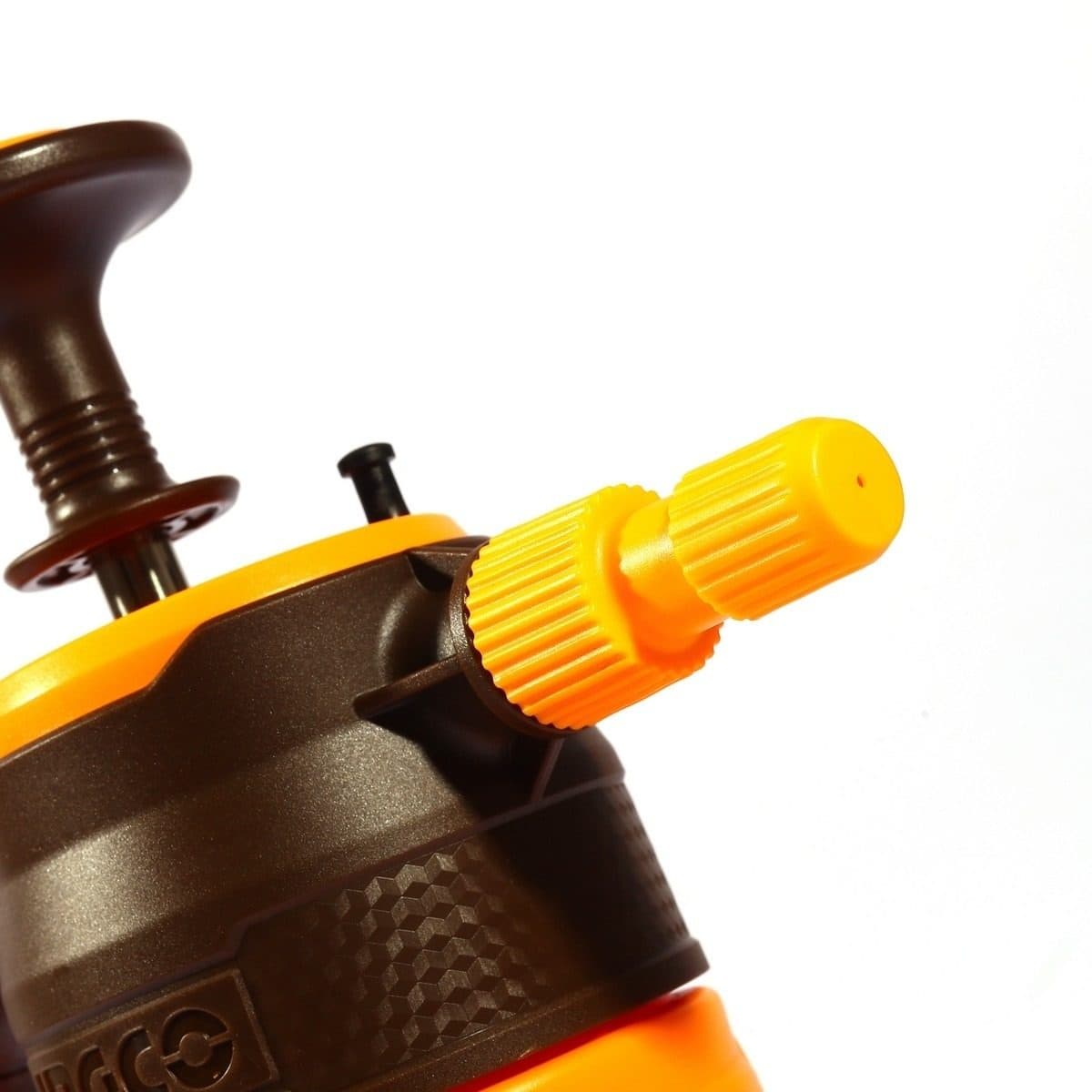 INGCO กระบอกฉีดน้ำ ขนาด 1.5 ลิตร รุ่น HSPP201502 ก้านสูบอะลูมิเนียม ปรับหัวฉีดได้ มีวาล์วปล่อยแรงดัน เหมาะสำหรับงานสวน รดน้ำต้นไม้ (อิงโก้)