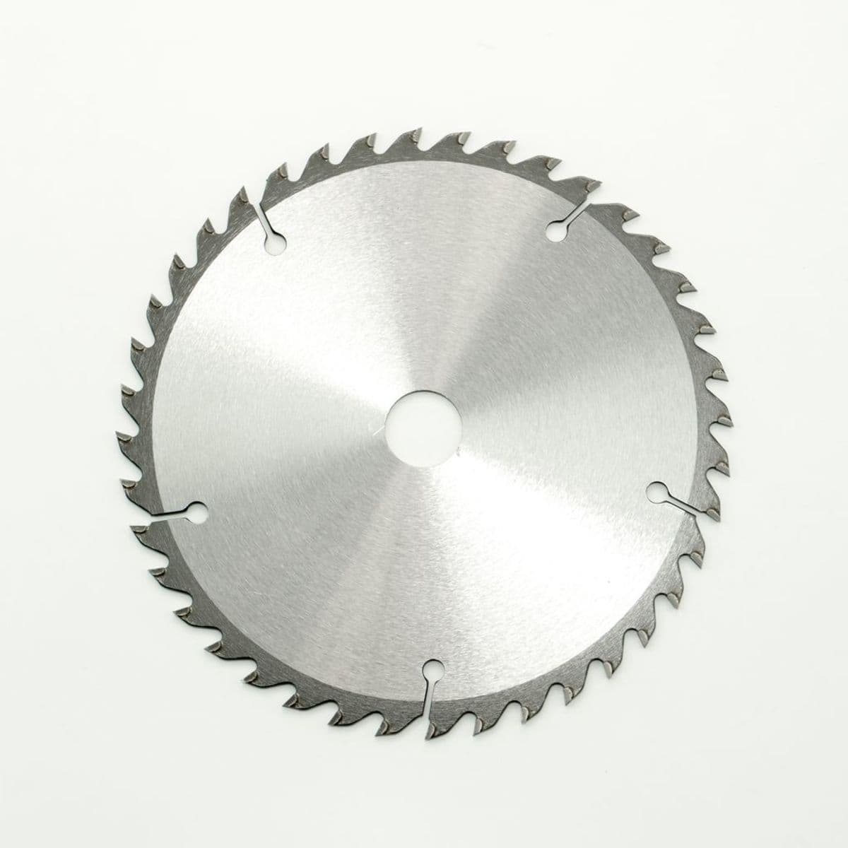 MAKITA ใบเลื่อยวงเดือนคาร์ไบด์สำหรับตัดไม้ 6 นิ้ว 40 ฟัน รุ่น A-81898 เส้นผ่านศูนย์กลาง 160 มม. หนา 2.2 มม. (มากีต้า)