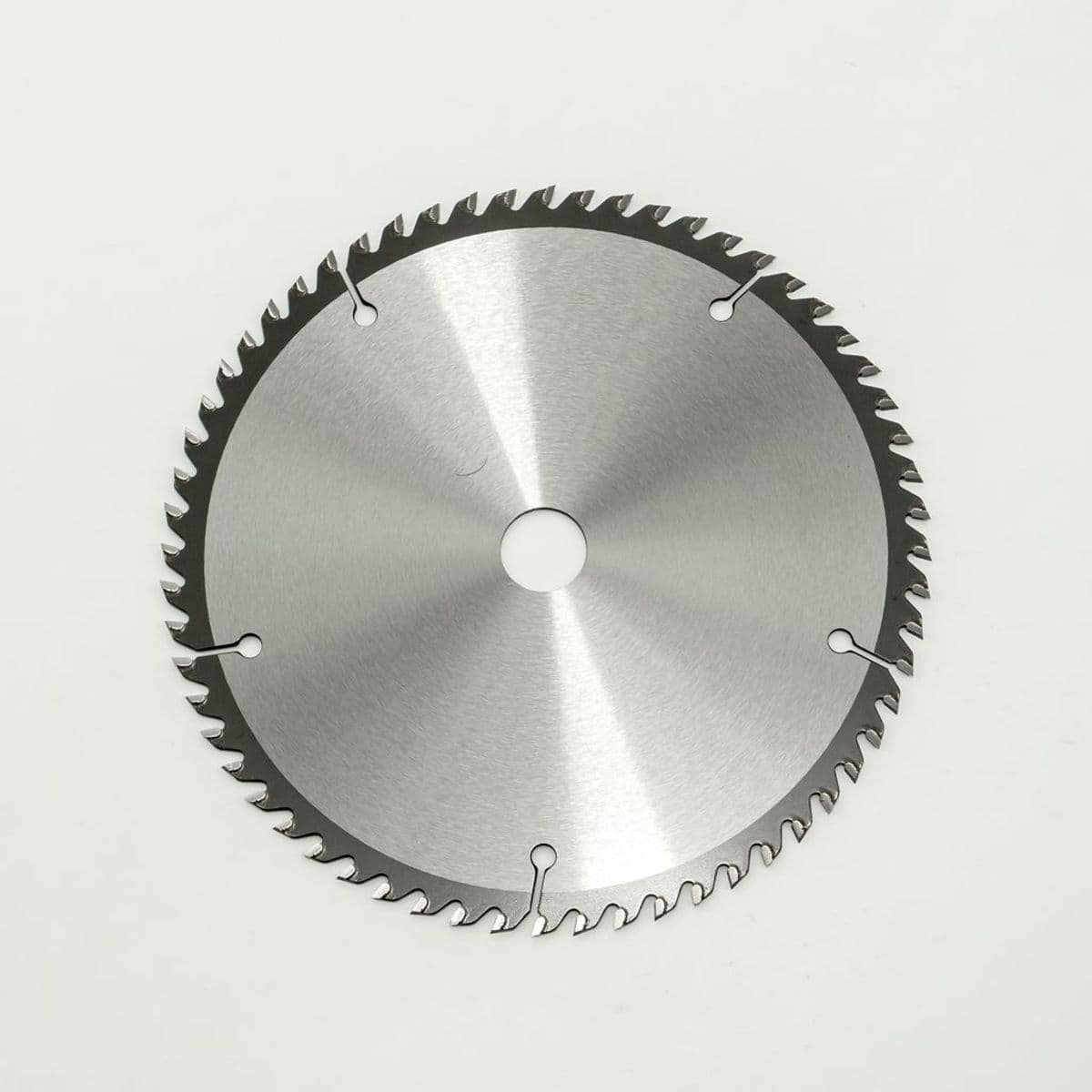 MAKITA ใบเลื่อยวงเดือนคาร์ไบด์สำหรับตัดไม้ 7 นิ้ว 60 ฟัน รุ่น A-82694 เส้นผ่านศูนย์กลาง 180 มม. หนา 2.0 มม. (มากีต้า)