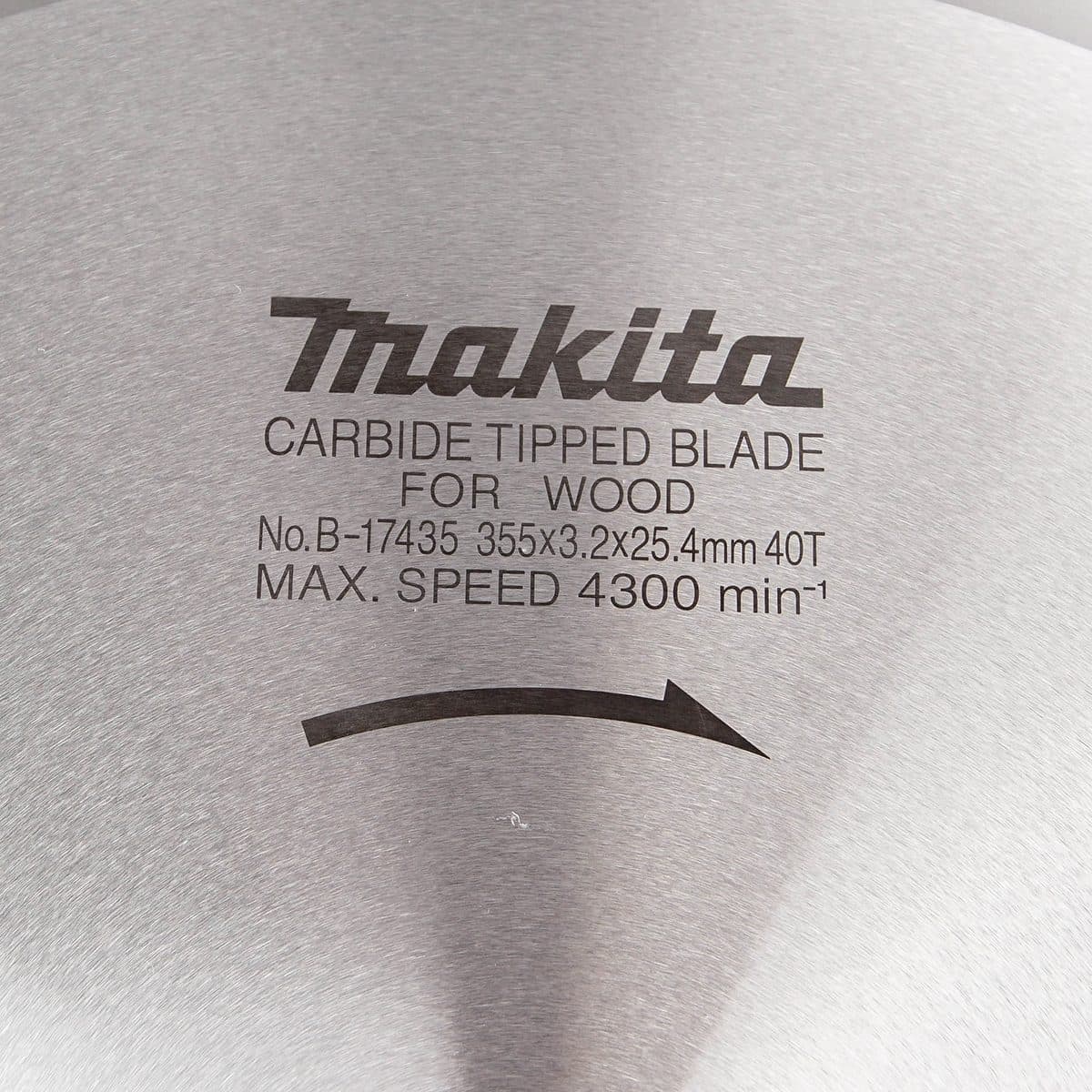 MAKITA ใบเลื่อยวงเดือนคาร์ไบด์สำหรับตัดไม้ 14 นิ้ว 40 ฟัน รุ่น B-17435 เส้นผ่านศูนย์กลาง 355 มม. หนา 3.2 มม. (มากีต้า)