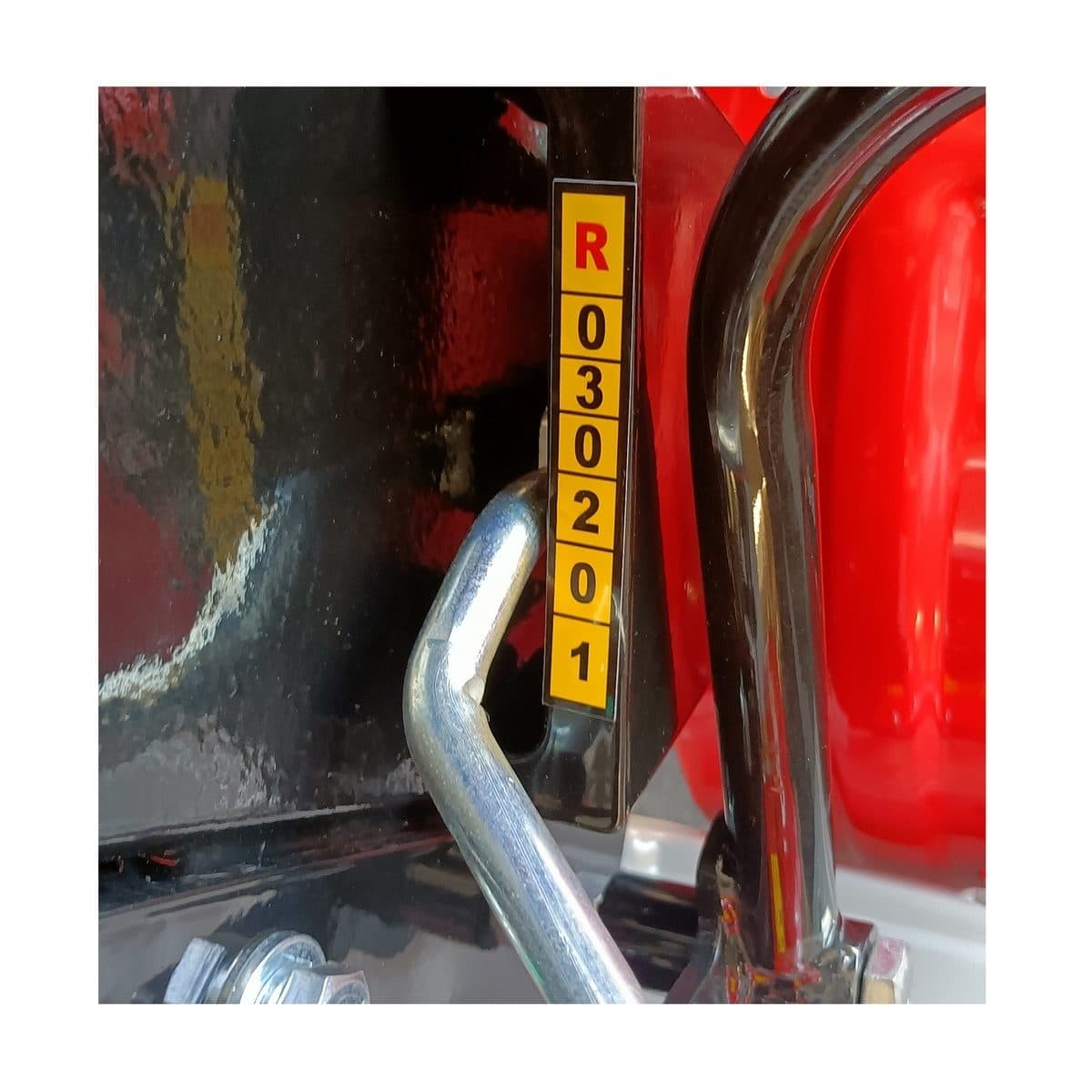 POLO เครื่องพรวนดินนั่งขับ 14.0 แรงม้า (420 ซีซี) รุ่น P1 สตาร์ทไฟฟ้า ความกว้างการพรวน 1100 มม. ขับเคลื่อนด้วยเกียร์ เหมาะสำหรับใช้งานในการเ