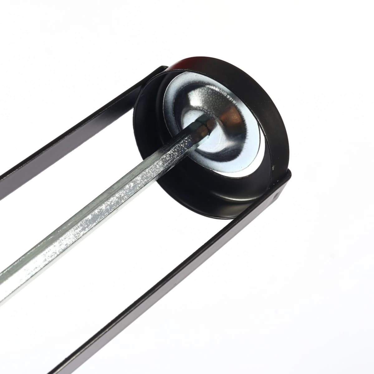 POLO ปืนยิงซิลิโคนแบบเปลือย 9 นิ้ว สามารถบรรจุกาวซิลิโคนได้ 310 มล. ผลิตจากเหล็ก สำหรับซิลิโคนชนิดหลอดกระบอก (โปโล)