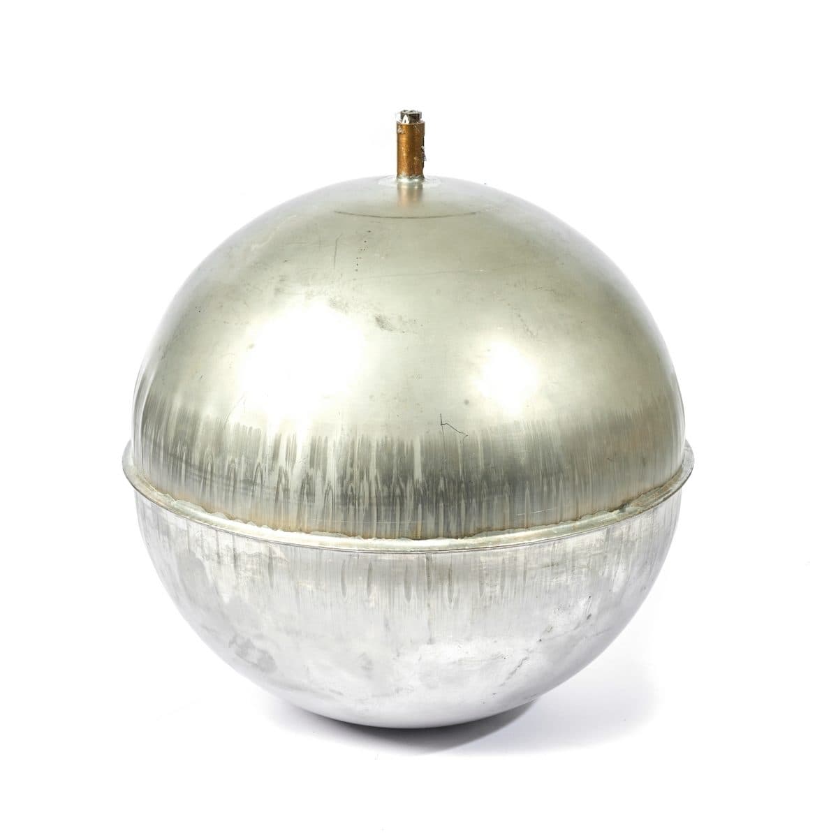 ลูกลอยฉาก สแตนเลส แบรนด์ อาร์เอ็ม (RM) ขนาด 3 นิ้ว ใช้สำหรับติดตั้งกับแท้งค์น้ำ ทำหน้าที่เปิด-ปิดวาล์วน้ำในแท้งค์ ไม่เป็นสนิม