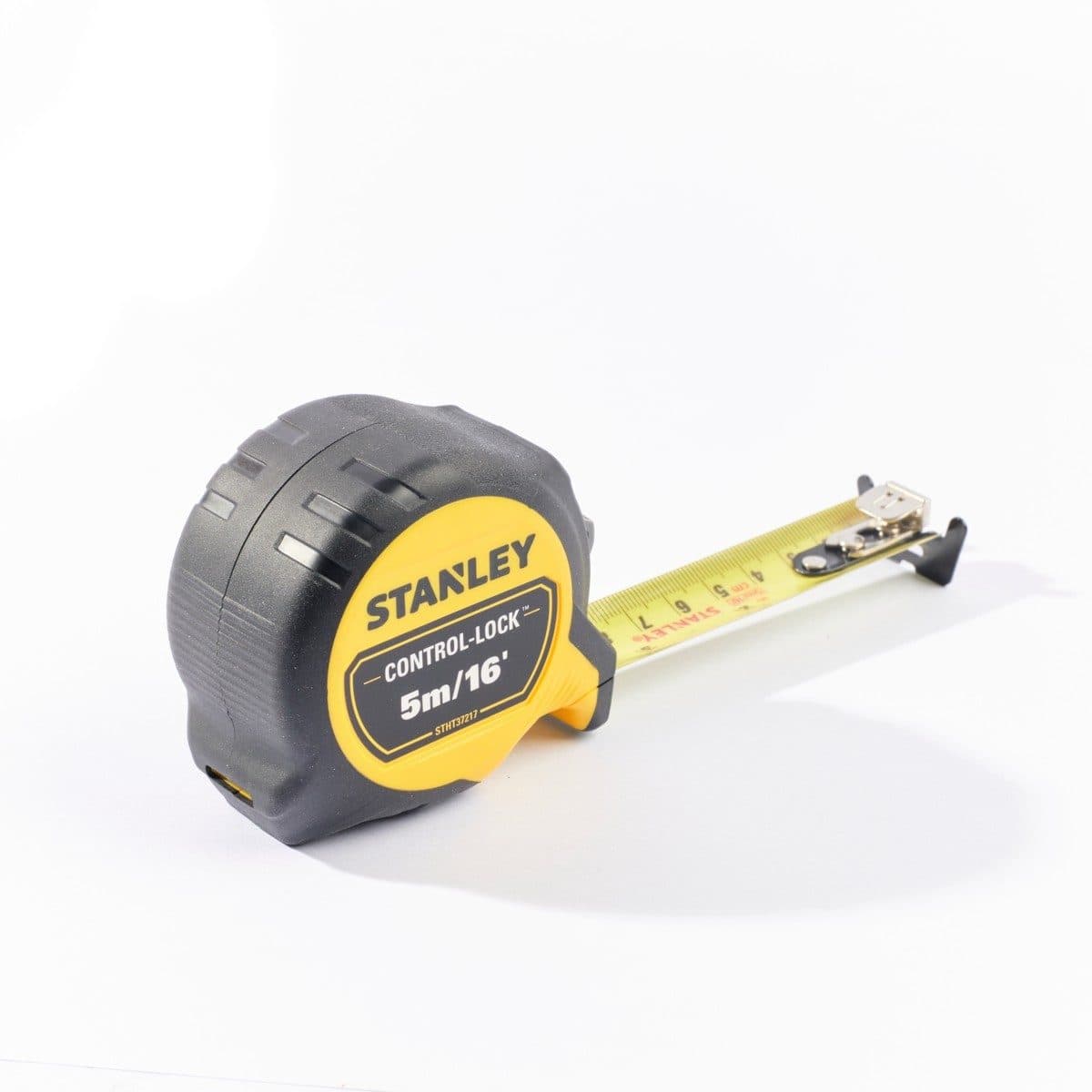 STANLEY ตลับเมตร 5 เมตร Control-Lock รุ่น STHT37217-30 สายวัดกว้าง 25 มม. ตะขอเกี่ยวขนาดใหญ่เหมาะกับทุกพื้นผิว น้ำหนักเบา (สแตนเล่ย์)